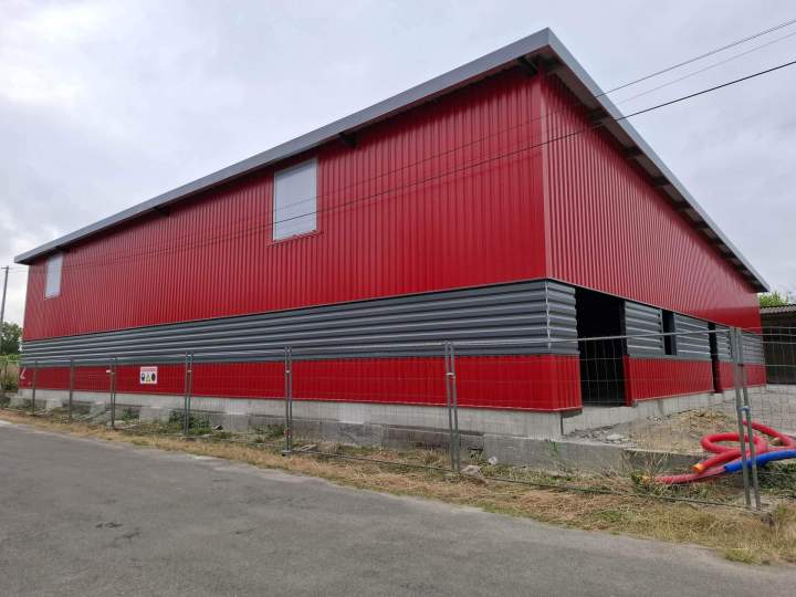 Pose de bardage métallique pour l'isolation de votre bâtiment