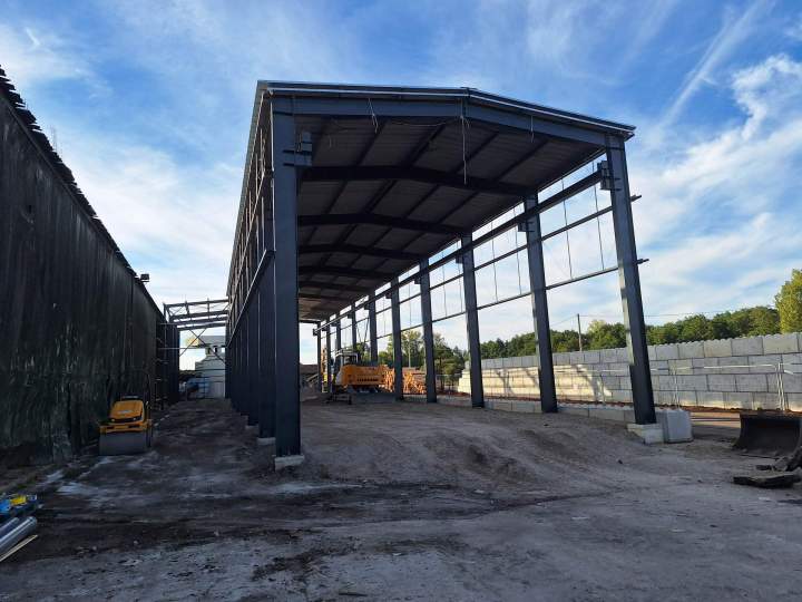 Installation de couverture métallique durable et étanche